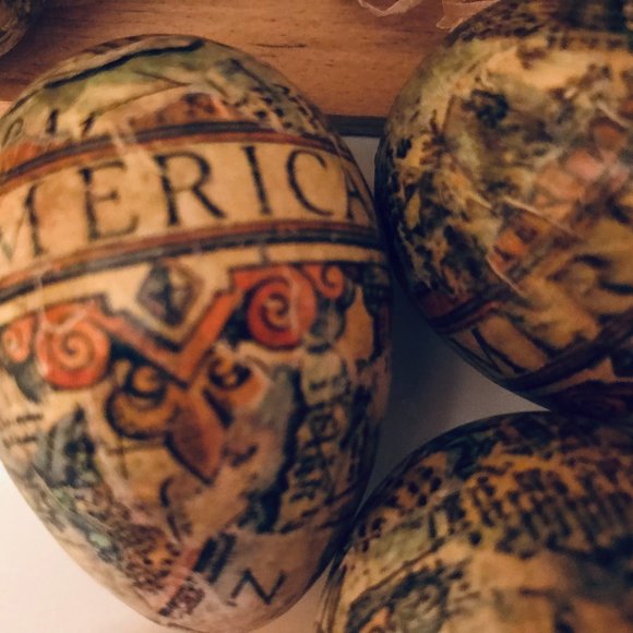 Unique Découpage Eggs - Vintage Maps - Picture 3 of 7